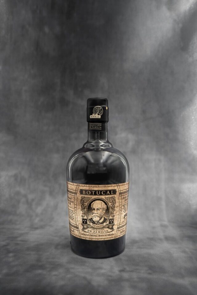 Botucal Ron Antiguo Seleccion de Familia.jpg