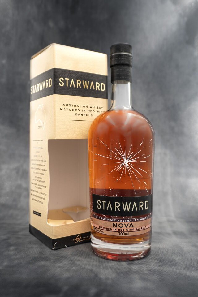 Starward Nova mit Karton.jpg